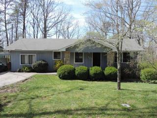125 Lakeshire Dr, Crossville, TN 38558-9005