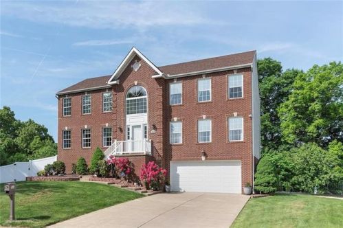 569 Kimble Dr, Glenshaw, PA 15116-2366