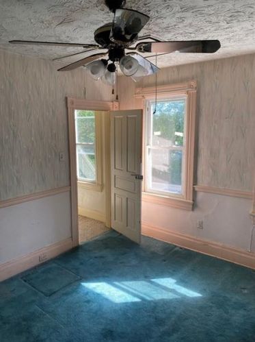 712 Gaskill Ave, Jeannette PA  15644-3302 exterior