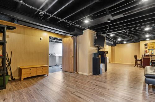 5050 20th St, Milwaukee WI 53233-2506 exterior