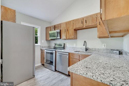 7309 Drew Ln, Fredericksburg VA  22407-6667 exterior