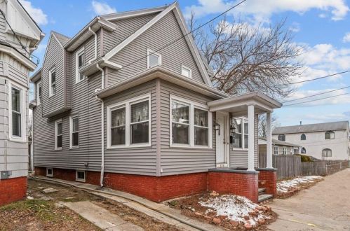 325 Bay View Ave, Providence, RI 02905-4103