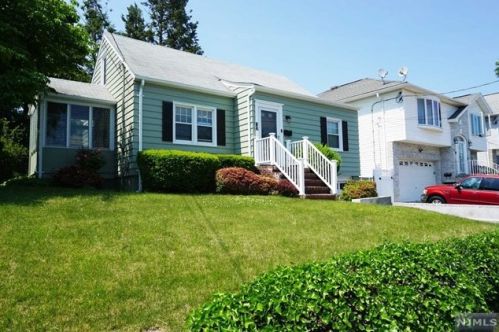 147 6th St, Wood-Ridge, NJ 07075-2043