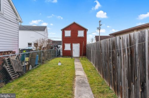 1210 Philadelphia Ave, Gilbertsville PA  19525-9573 exterior