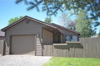 517 3rd St, Broadford, ID 83313-5173