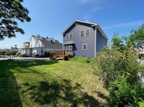 271 Charles St, Bridgeport CT  06606-5624 exterior