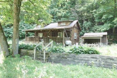 3150 Hunter Hollow Rd, Dodgeville WI  53533-8862 exterior