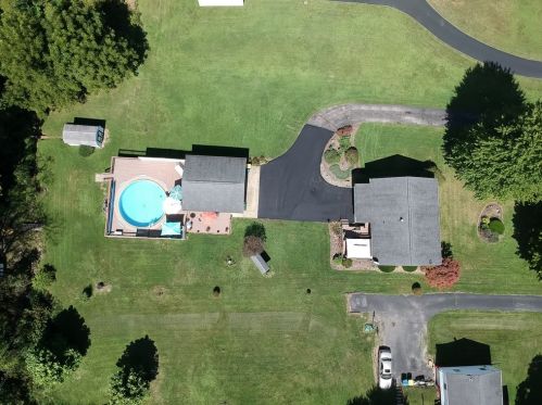 2702 Old Pittsburgh Rd, New Castle, PA 16101-6091