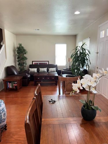 22842 Serra Dr, Long Beach, CA 90745-4955