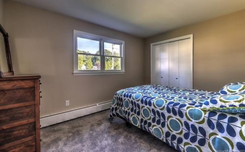 582 Milford Point Rd, Milford CT  06460-5429 exterior