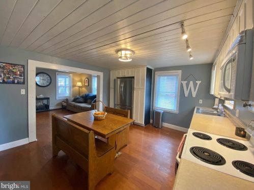 412 Washington Ave, Downingtown PA  19335-2708 exterior