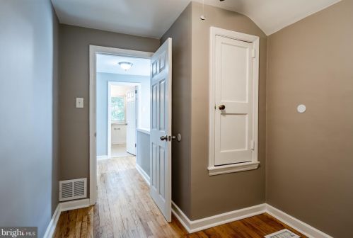 156 Riverview Dr, New Castle DE  19720-2732 exterior