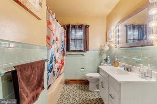 902 New Hope St, Norristown PA 19401-3146 exterior