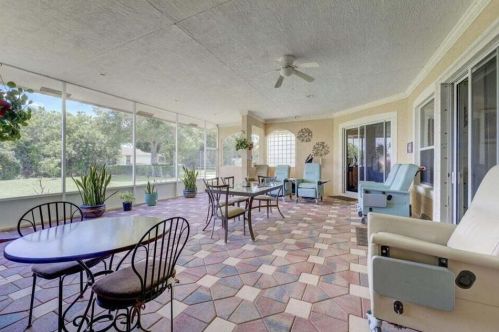 160 Saratoga Ave, Fort Pierce FL  34953-5974 exterior