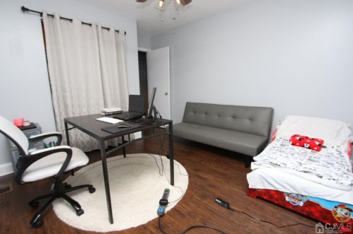 42 Front Ct, Old Bridge NJ  08857-1943 exterior