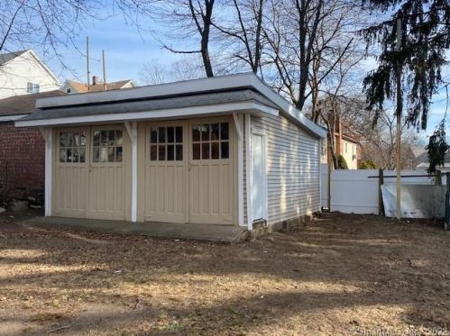 115 Elliott Ave, Waterbury, CT 06705-1920