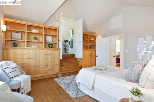 1906 Hoover Ave, Oakland CA  94602-1922 exterior