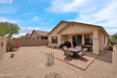 584 Twin Peaks Pkwy, San Tan Valley AZ  85143-5828 exterior