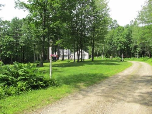 800 Old Petersham Rd, Barre, MA 01005-9322