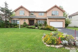 150 Lakeside Dr, Meadowmere Park, NY 11559-1721