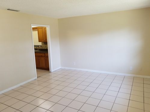 4706 Summit Blvd, West Palm Beach, FL 33415-3955