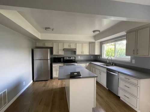 1235 Hollenbeck Ave, Sunnyvale CA 94087-4235 exterior