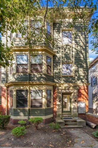 376 Benefit St, Providence, RI 02903-2943