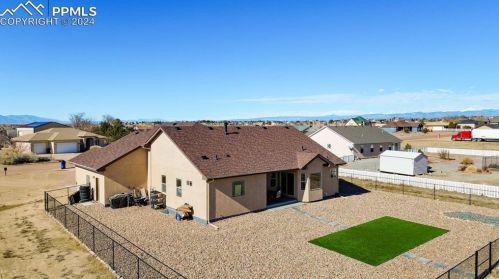 702 Calaveras Dr, Pueblo CO 81007-1942 exterior