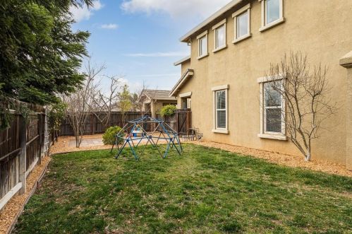 4264 Borderlands Dr, Rancho Cordova CA 95742-7754 exterior