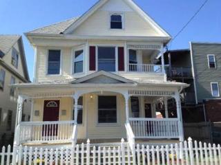 363 Wilmot Ave, Bridgeport, CT 06607-1813