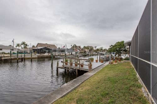 8053 Island Dr, Port Richey FL  34668-6223 exterior