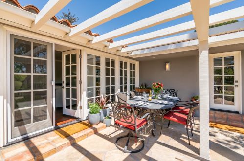 2434 Santa Barbara St, Santa Barbara CA  93105-3550 exterior
