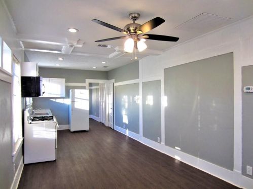 1100 Crescent St, Denton, TX 76201-2701