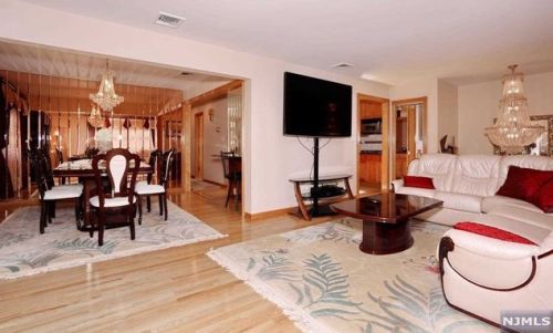 19 Elmhurst St, Elmwood Park NJ  07407-1320 exterior