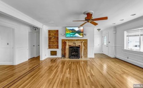 473 Sussex Rd, Wood-Ridge, NJ 07075-1305