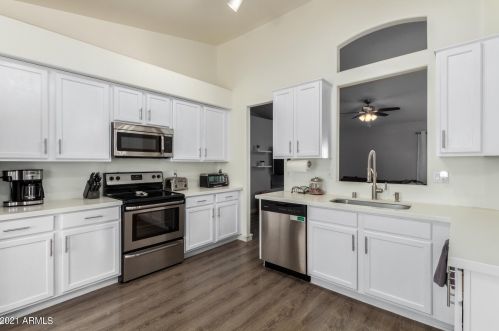 700 Shannon St, Chandler, AZ 85225-3923