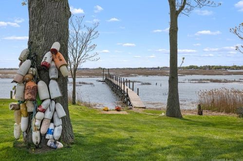 259 Housatonic Dr, Milford CT  06460-4935 exterior