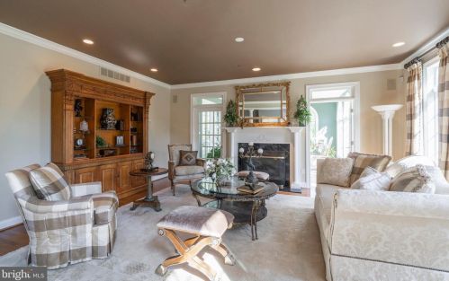 5 Gregory Ln, Newtown Square, PA 19073-1518