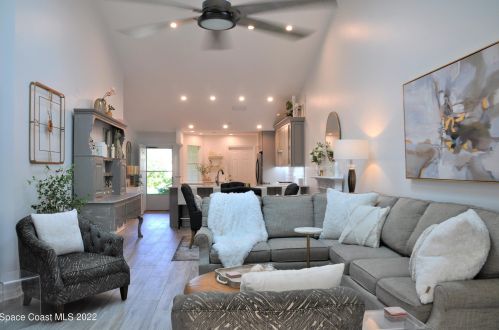 523 6th St, Vero Beach FL  32962-1687 exterior