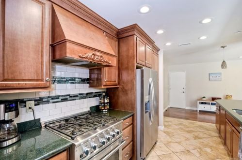 30065 Villa Alturas Dr, Temecula CA  92592-2105 exterior