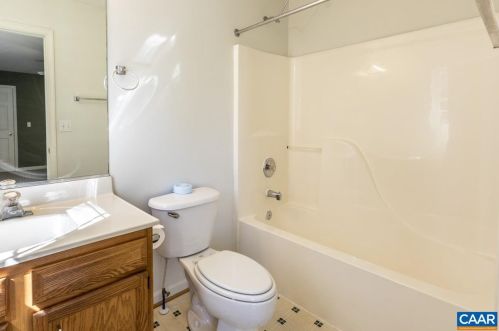 501 Jefferson Dr, Bybee VA 22963-3034 exterior