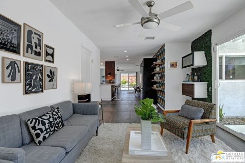 2221 Francis Dr, Palm Springs CA  92262-2553 exterior