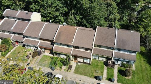 12124 Captiva Ct, Herndon VA 20191-1205 exterior