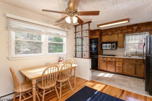 24 Serpentine Rd, Skyline Lakes NJ  07456-2521 exterior