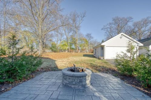 53 Bigelow St, Manchester, CT 06040-4108
