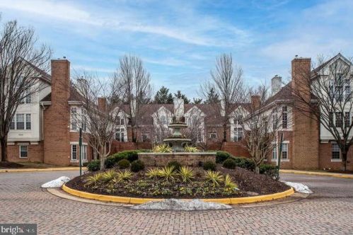 7029 Haycock Rd, Falls Church, VA 22043-2324