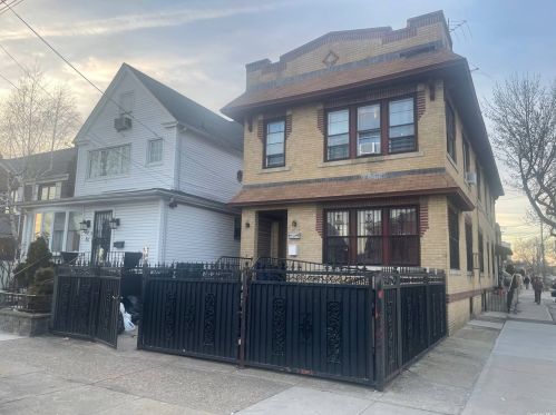 103-19 103rd Ave, Jamaica, NY 11417-1218