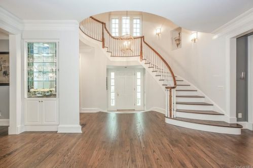 94 Haights Cross Rd, Chappaqua NY  10514-2911 exterior