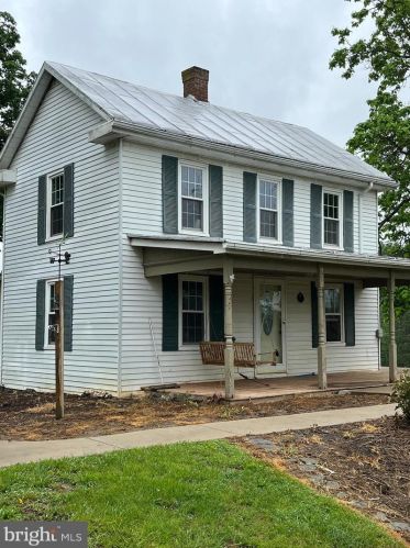 952 Timberlake Rd, Strasburg, VA 22657-4512