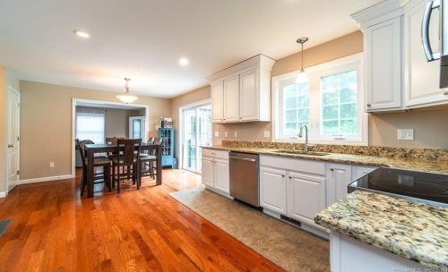 766 Pine St, Middletown, CT 06457-4146